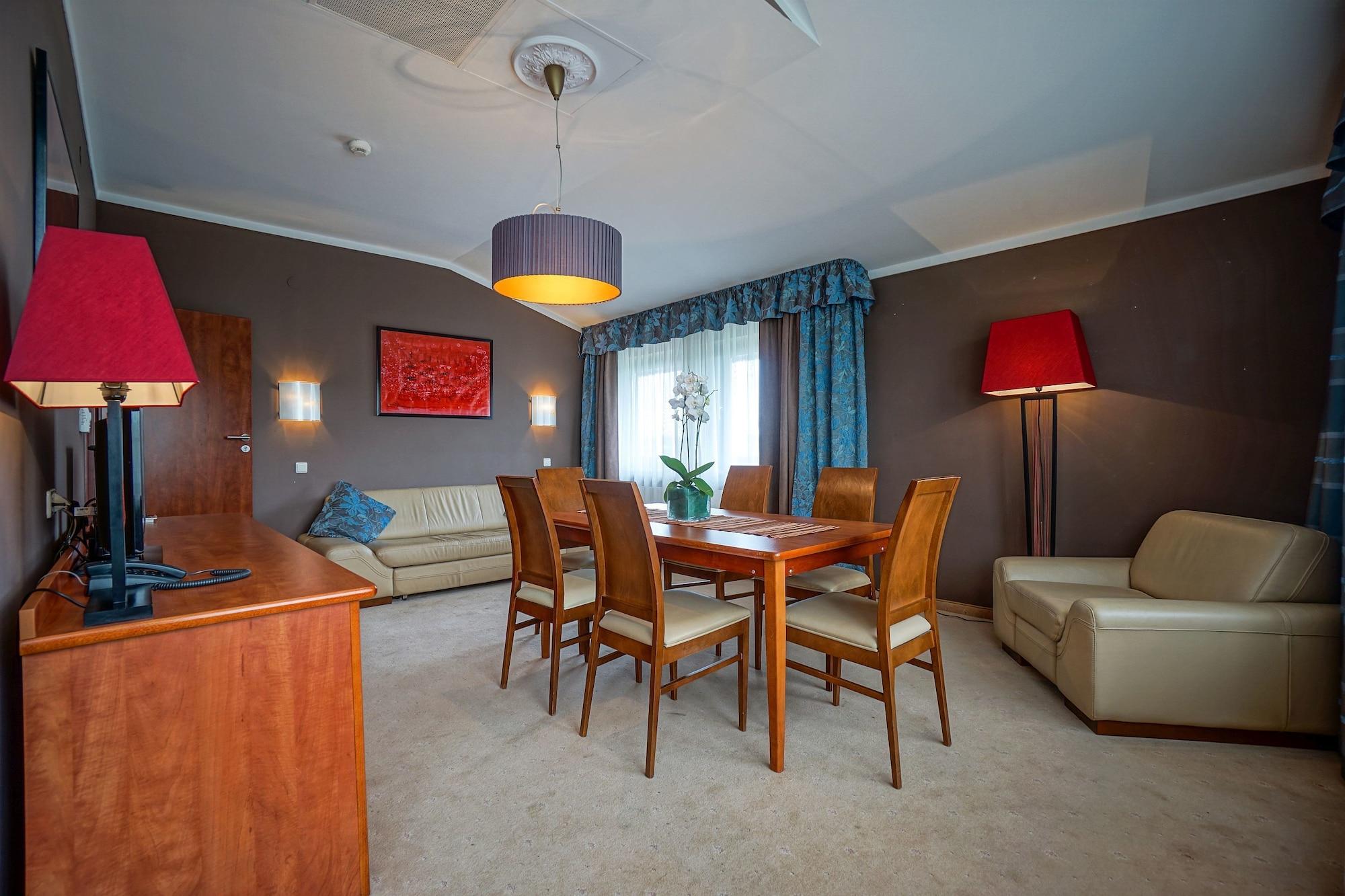 Farmona Hotel Business & Spa Krakkó Kültér fotó